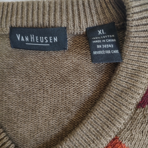 Van Heusen argyle sweater. Size XL. - Picture 5 of 8